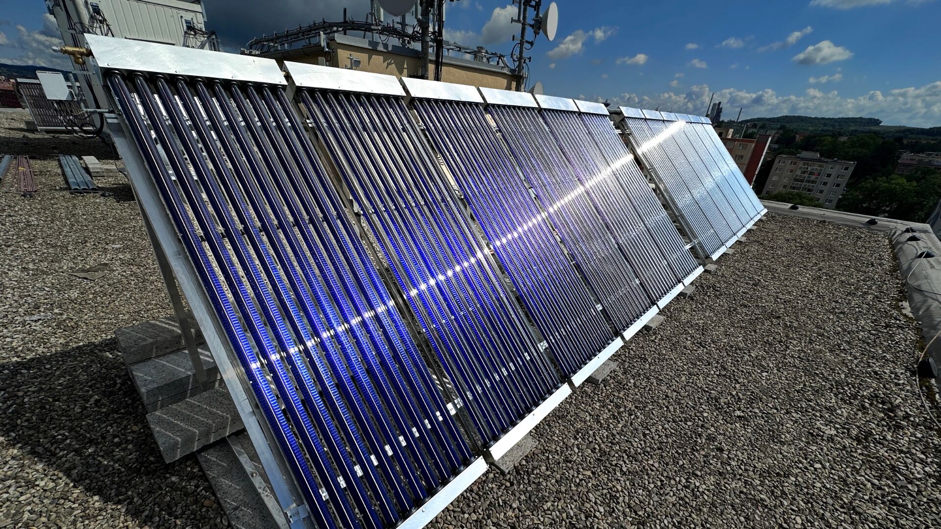 Potřebujete servis solárních kolektorů, ale nemáte se na koho obrátit? | HP - slider